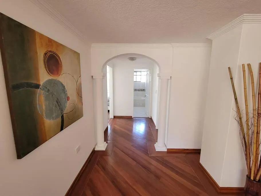 Ferienwohnung Lujoso Apartamento En Bellavista Quito Apartment
